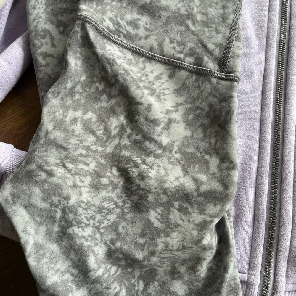 Lululemon bundle - Picture 3 of 5